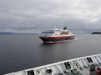 Meeting Hurtigruten Nordlys