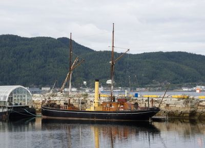 A combination of sails and steam engine