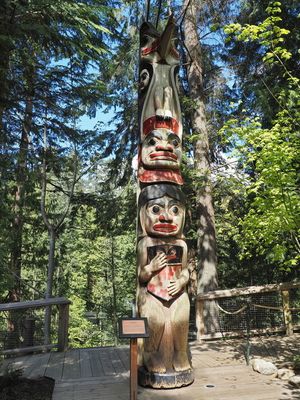 Vancouver - Capilano - totem poles