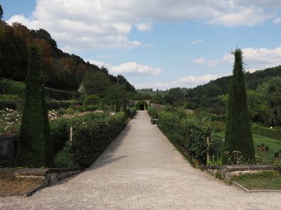 Main garden avenue