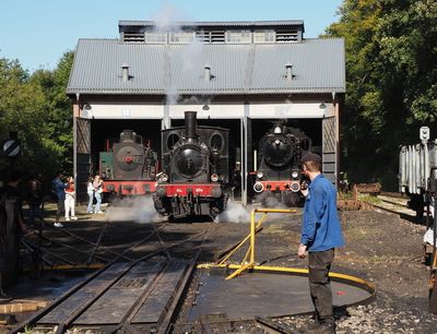 Shed and turntable