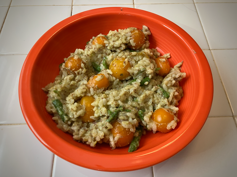 Risotto con pomodori e asparagi