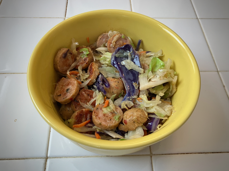 Saucisse et salade de chou