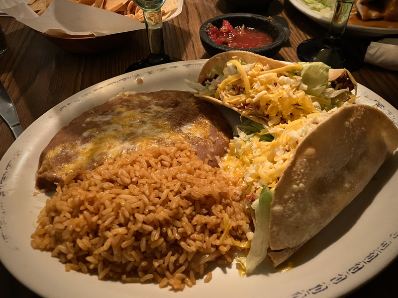 Dos tacos de carne