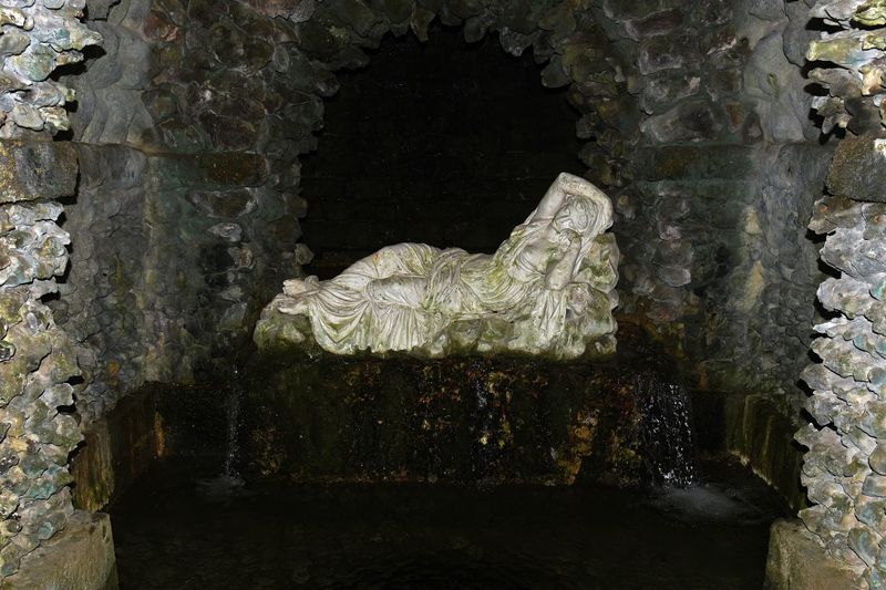 Stourhead lake Grotto