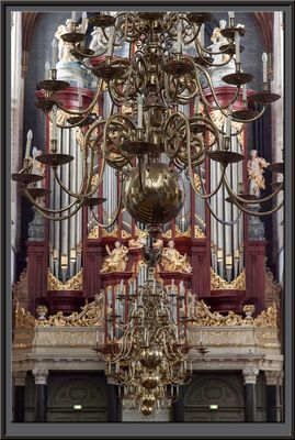Chandeliers with Organ 
