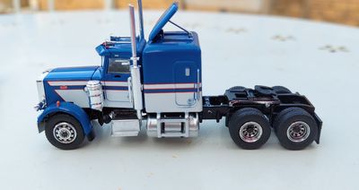 Brekina Peterbilt with Blackened Wheels