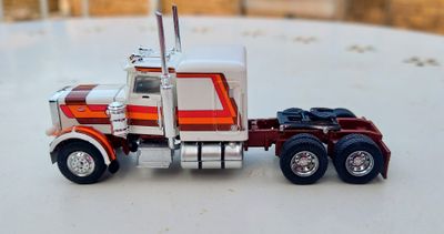 Brekina Peterbilt with Masterbilt Wheels