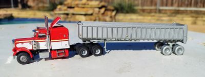 Dump Trailer Side