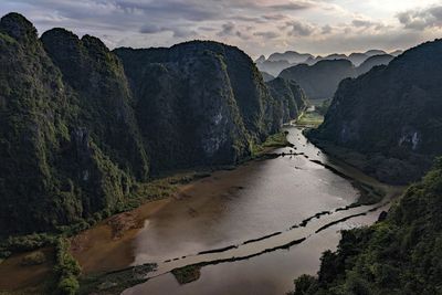 Hang Ma