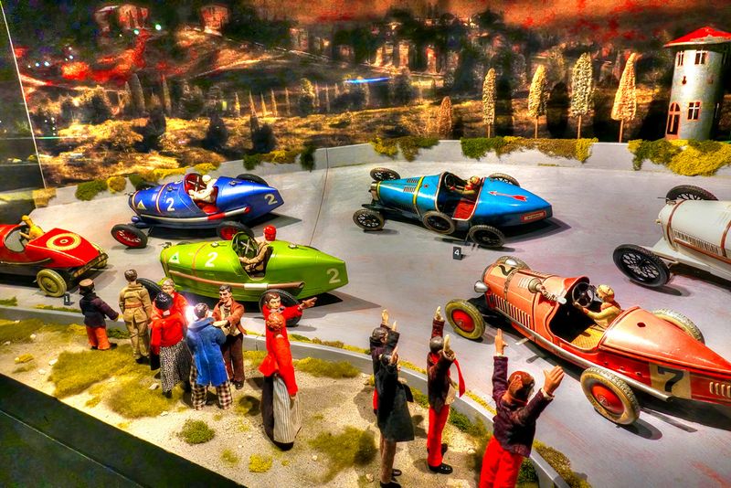 The Tin Toy Car Race