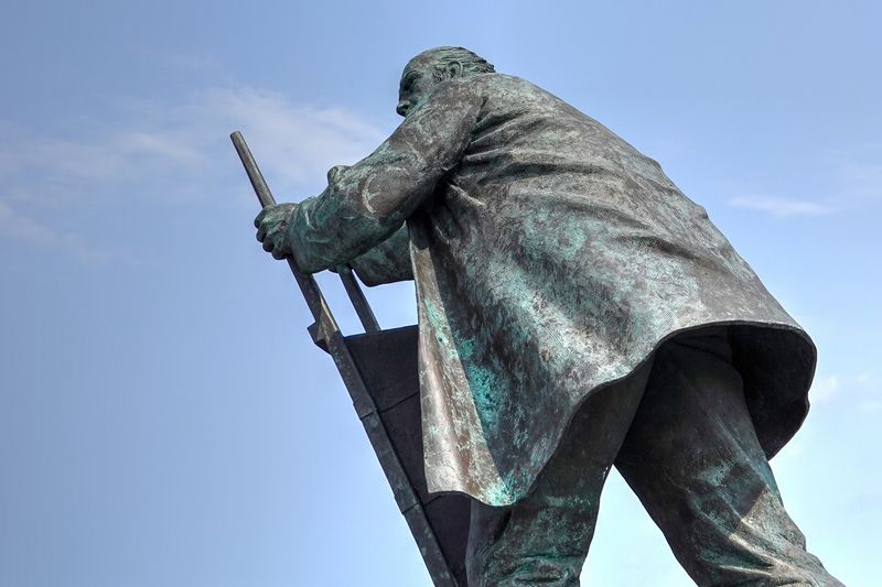 Statue of a Dike Builder