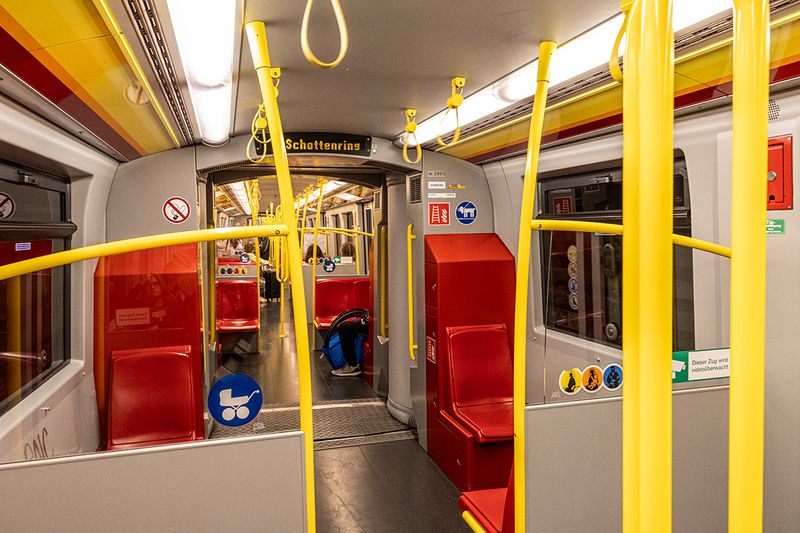 160_Vienna U Bahn P_R6_25011.jpg