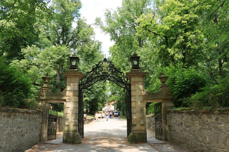 Bousov Castle