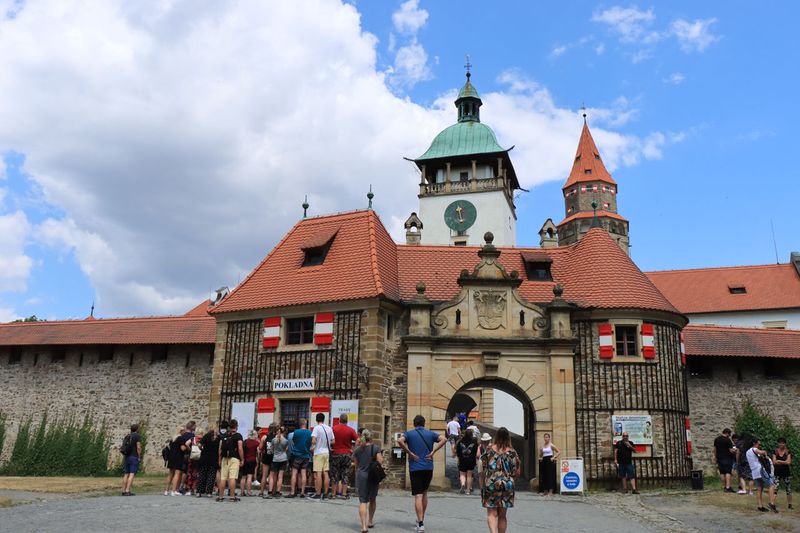 Bousov Castle