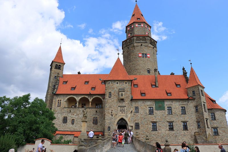 Bousov Castle