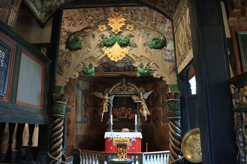 Lom Stave Church