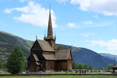 Lom Stave Church