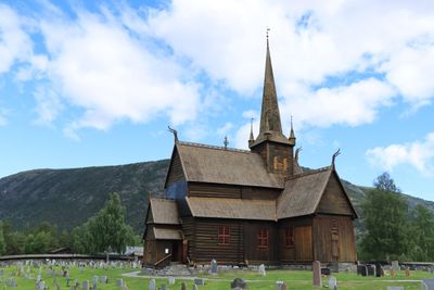 Lom Stave Church