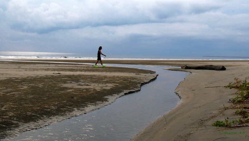 Jogging di pantai Gebeng