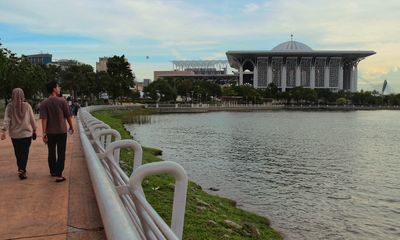 3-Masjid Besi.jpg