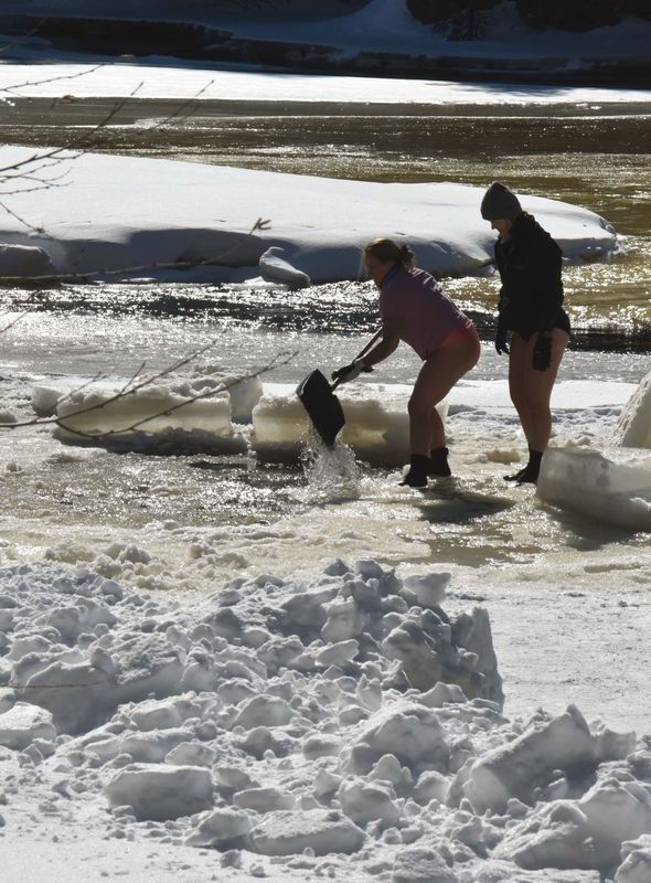 Scènes du festiglace 2025 de Pont-Rouge