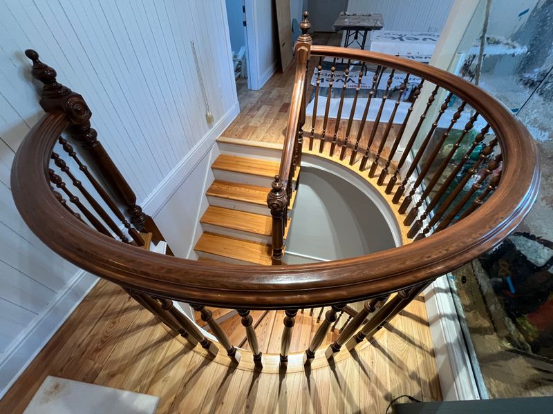Un escalier dans le presbytère