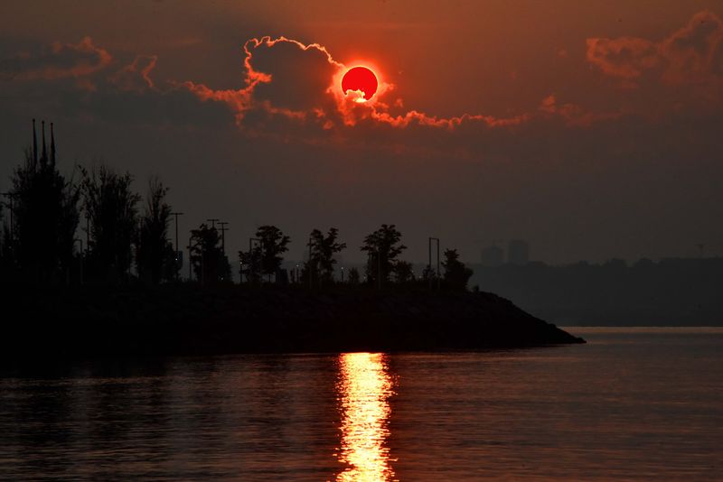 Red smocky sunrise