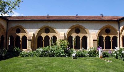 Le clotre de la Collgiale 