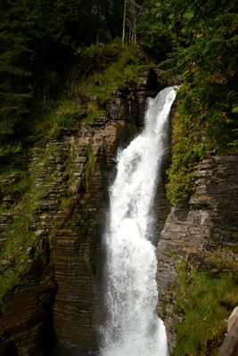 CHUTE JEAN LAROSE