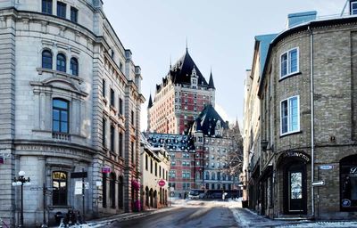 LE CHÂTEAU FRONTENAC DANS TOUT SES ÉTATS