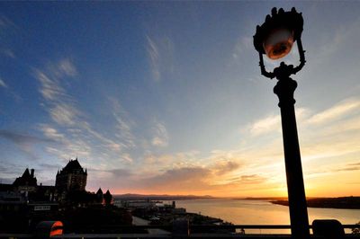 LE CHÂTEAU FRONTENAC DANS TOUT SES ÉTATS