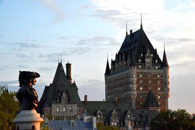 LE CHÂTEAU FRONTENAC DANS TOUT SES ÉTATS