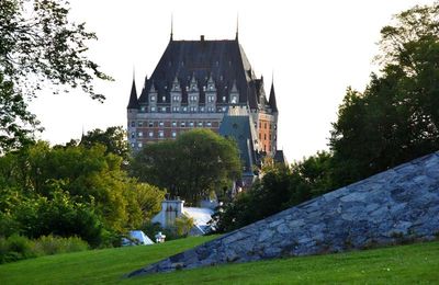 LE CHÂTEAU FRONTENAC DANS TOUT SES ÉTATS