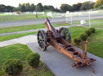 LES CANONS DE LA VIEILLE CAPITALE