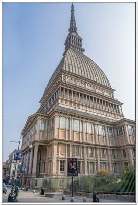 La Mole Antonelliana abrite le Muse National du Cinma.01