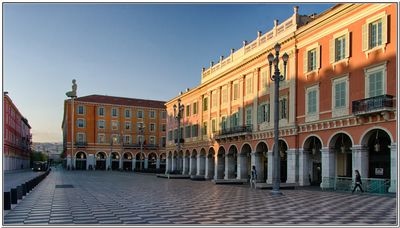 Place Massena 13