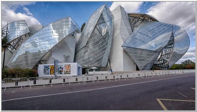 Muses et bibliothque / Museums & national library