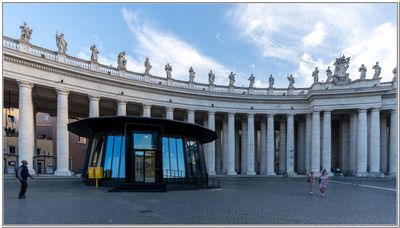 Édifices avoisinants / Surrounding buildings