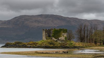Old Castle Lachan
