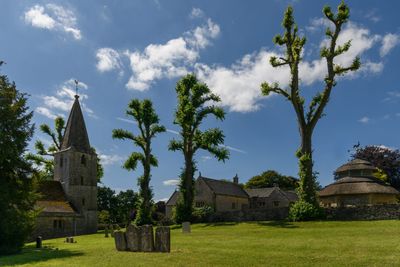16th - Churchyard