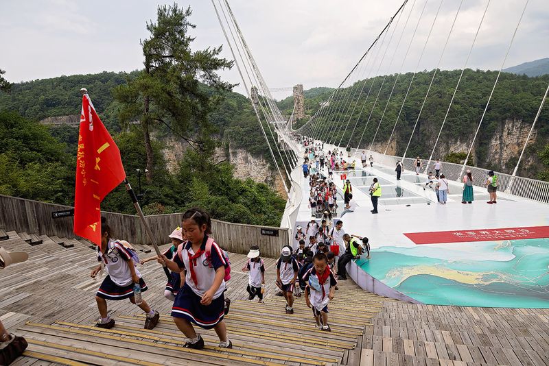 Zhangjiajie NP . Glass Bridge.
