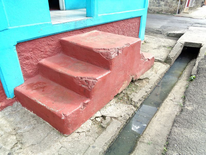 079 Another Illustration of Why Walking in Roseau is exhausting.jpg