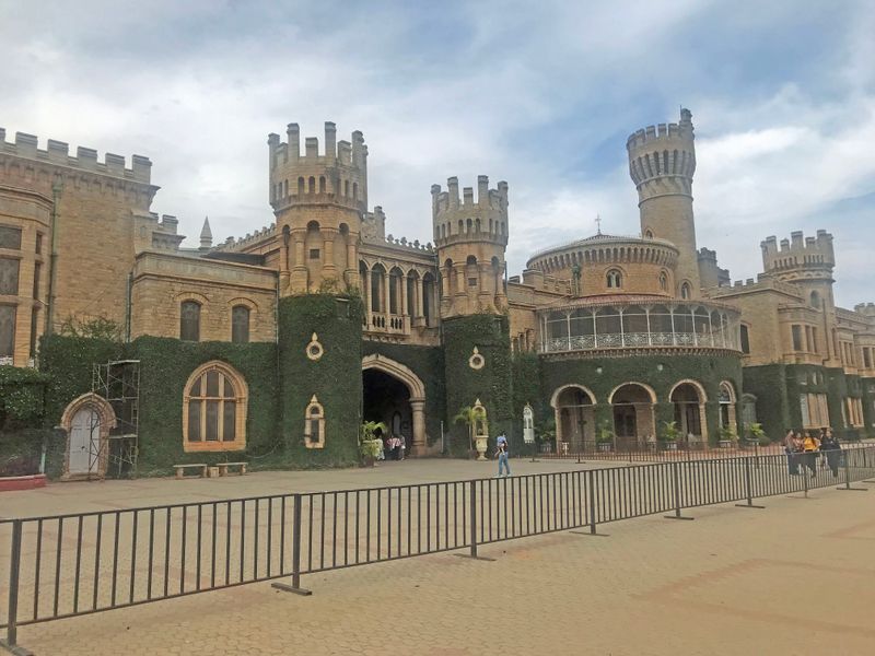 65 Bangalore Palace.jpg