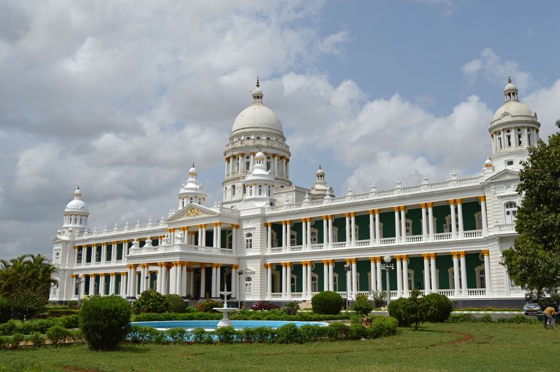 95 Lots of Stately Government Buildings.jpg