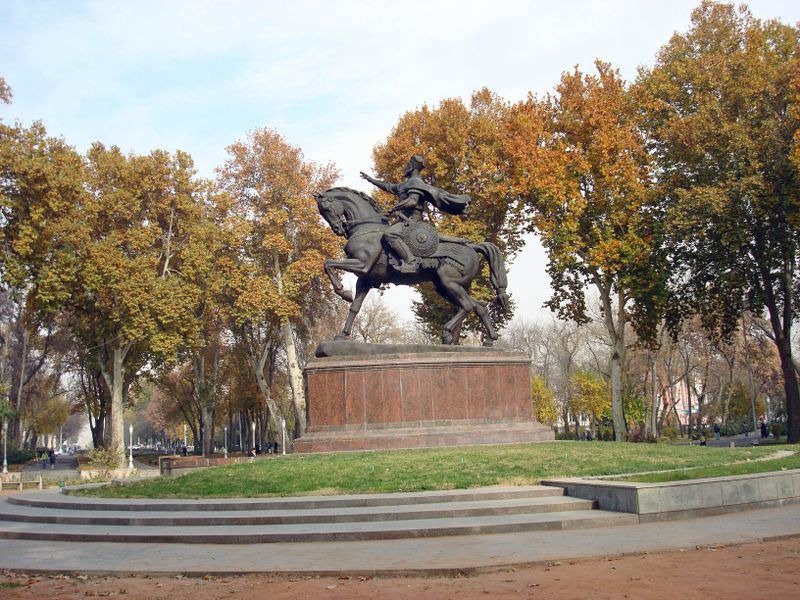 39 Monument to Timur sm 11 08 07 123.jpg