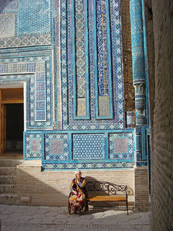 57 Woman and tile work sm 11 09 07 113.jpg