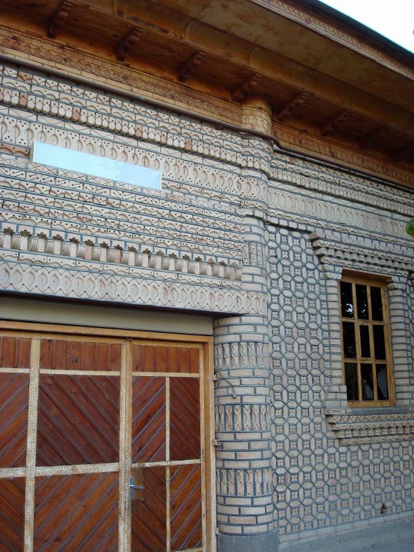 75 Intricate tile work sm 11 02 07 154.jpg