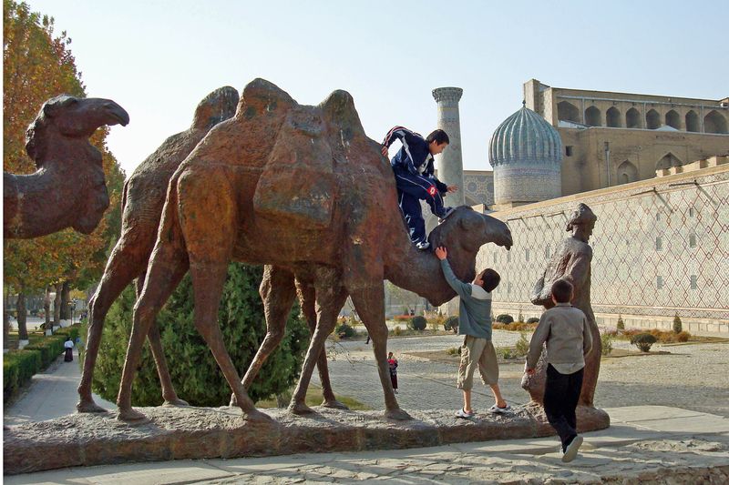 Camel statue sm 11 09 07 094.jpg
