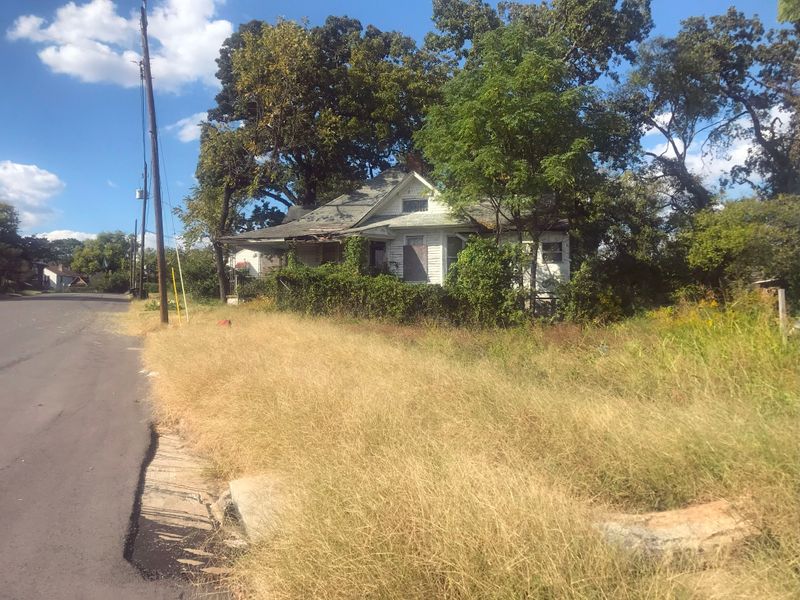 020 Homes Left to Quietly Decay.jpg